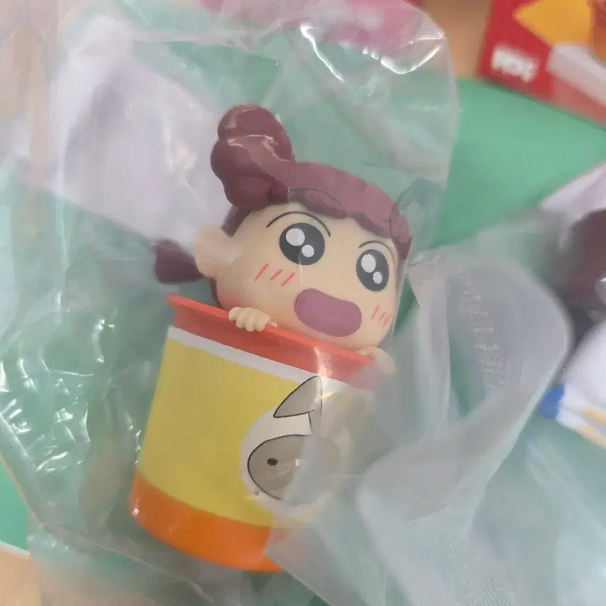 [BUNJANG] Crayon Shin-chan Ramen Stopper Figure - Nene (Random) / 짱구 라면스토퍼 랜덤 피규어 - 유리
