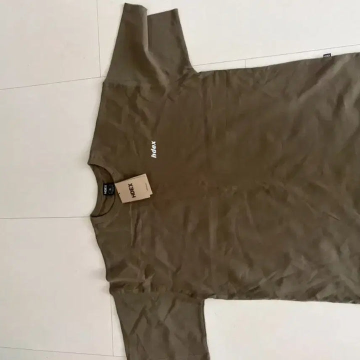 [BUNJANG] Hdex Classic Small Logo Oversized Short Sleeve T-Shirt XL Khaki / Hdex 하덱스 클래식 스몰 로고 오버핏 반팔티 xl 카키 새상품 판매해