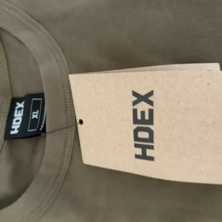[BUNJANG] Hdex Classic Small Logo Oversized Short Sleeve T-Shirt XL Khaki / Hdex 하덱스 클래식 스몰 로고 오버핏 반팔티 xl 카키 새상품 판매해