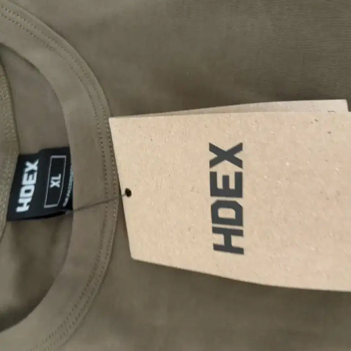 [BUNJANG] Hdex Classic Small Logo Oversized Short Sleeve T-Shirt XL Khaki / Hdex 하덱스 클래식 스몰 로고 오버핏 반팔티 xl 카키 새상품 판매해