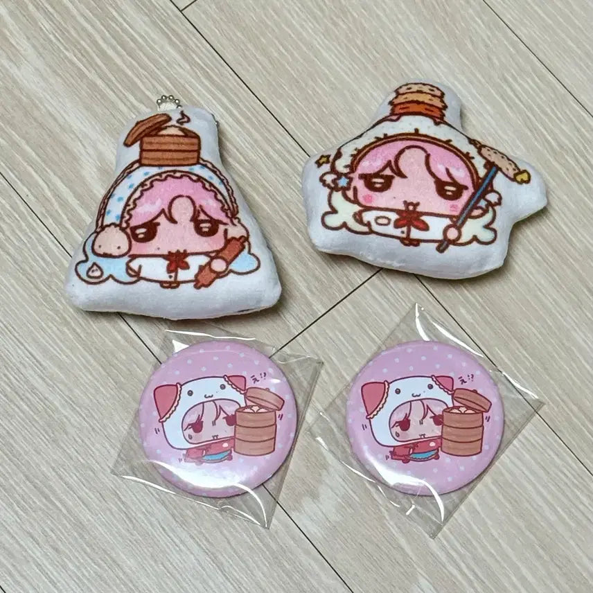 [BUNJANG] NCT WISH Yushi Cushion Keychain &amp; Pin Button Set / 유우시)엔시티위시 유우시 쿠션키링, 핀버튼 세트 일괄 양도