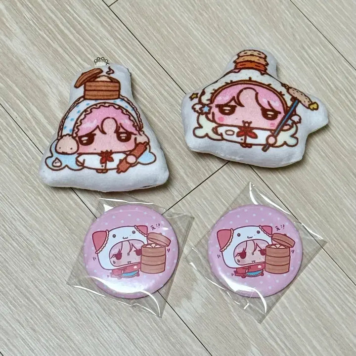 [BUNJANG] NCT WISH Yushi Cushion Keychain &amp; Pin Button Set / 유우시)엔시티위시 유우시 쿠션키링, 핀버튼 세트 일괄 양도