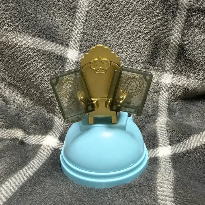 [BUNJANG] Riotoy Royal Chair Pochacco Figure / 리오토이 로열 체어 산리오 포차코 피규어