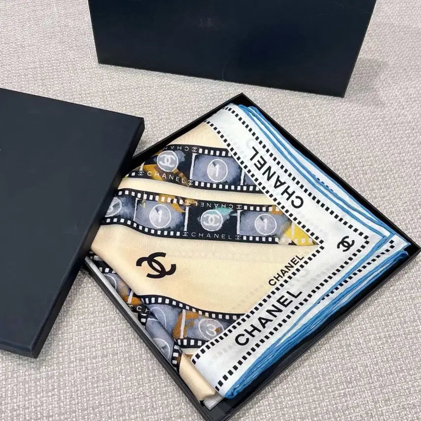[BUNJANG] Chanel Silk Scarf Ivory Logo Pattern / 샤넬 스카프