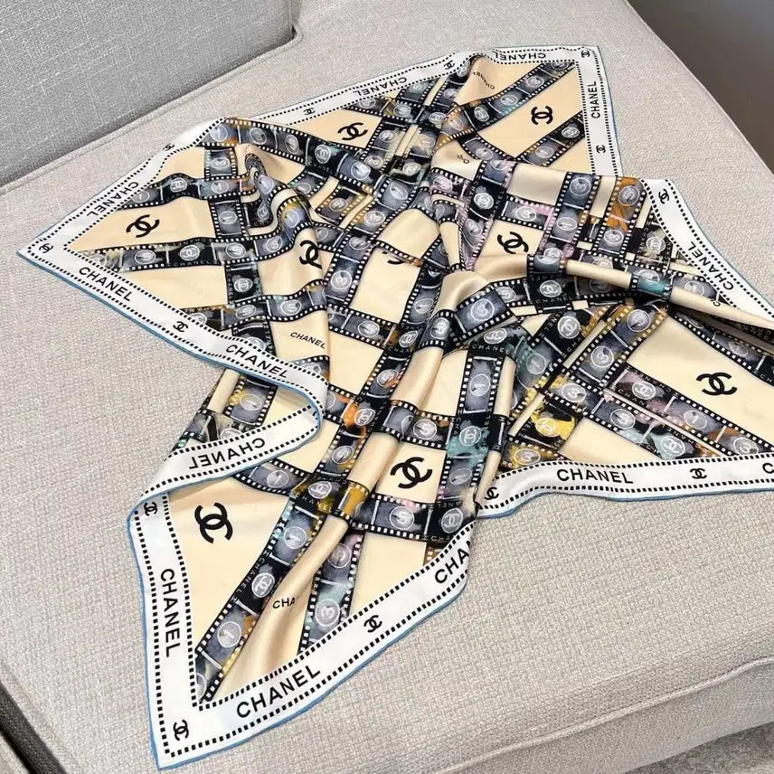 [BUNJANG] Chanel Silk Scarf Ivory Logo Pattern / 샤넬 스카프