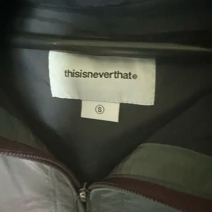 [BUNJANG] Thisisneverthat Windbreaker / 디스이즈네버댓 바람막이