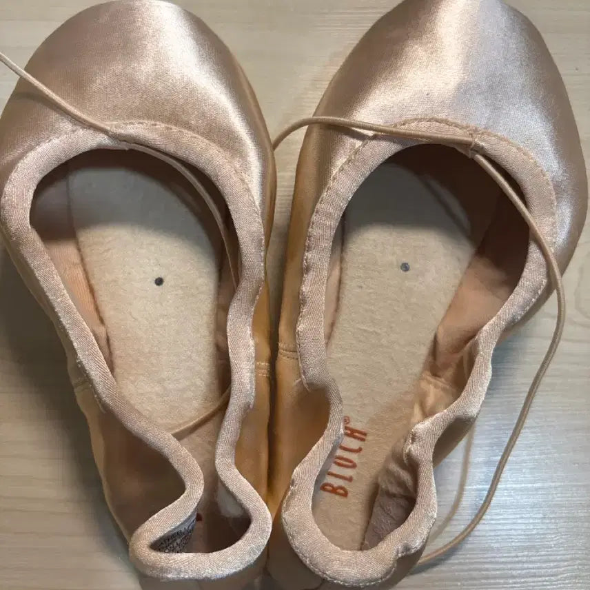 [BUNJANG] Block Eurostretch 4 1/2 XXX Point Shoes / Block Eurostretch 4 1/2 XXX