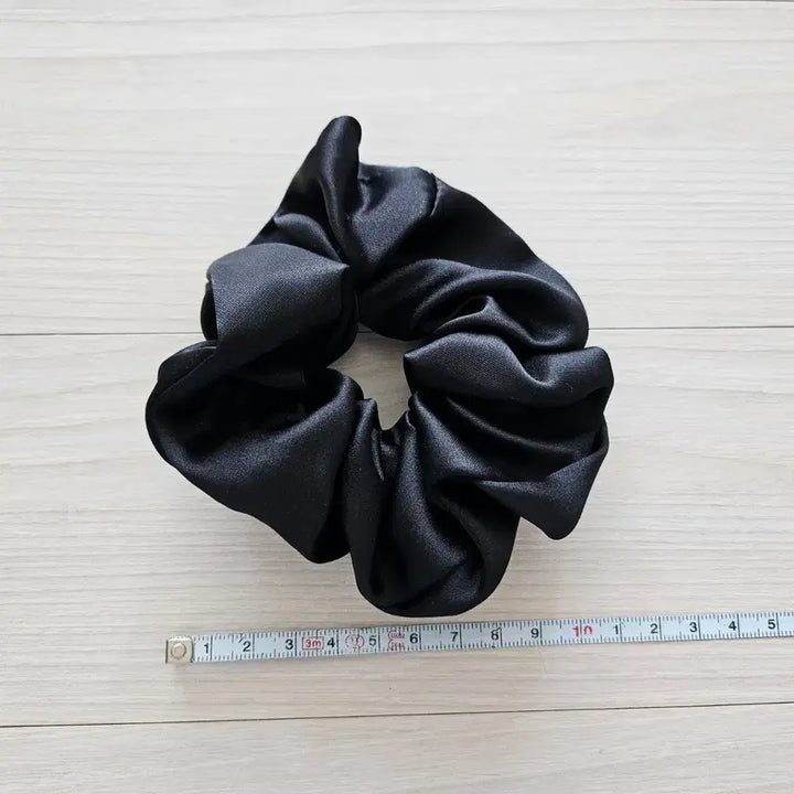 [BUNJANG] Satin Scrunchie Hair Tie - Black / (새상품) 공단 블랙 스크런치 곱창밴드