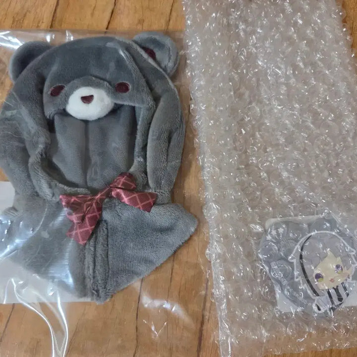 [BUNJANG] Bungo Stray Dogs Kuji Aotsuki Cape Poncho &amp; Can Badge Bundle Set (Sealed) / 미개봉)문스독 쿠지비키도 쿠지 누이 케이프 판초 아츠시 캔뱃지 일괄