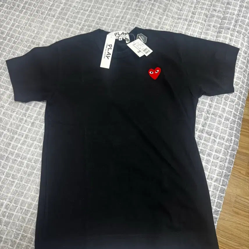 [SOLD OUT] 꼼데가르송 반팔 티셔츠 M사이즈 판매합니다. (미사용)