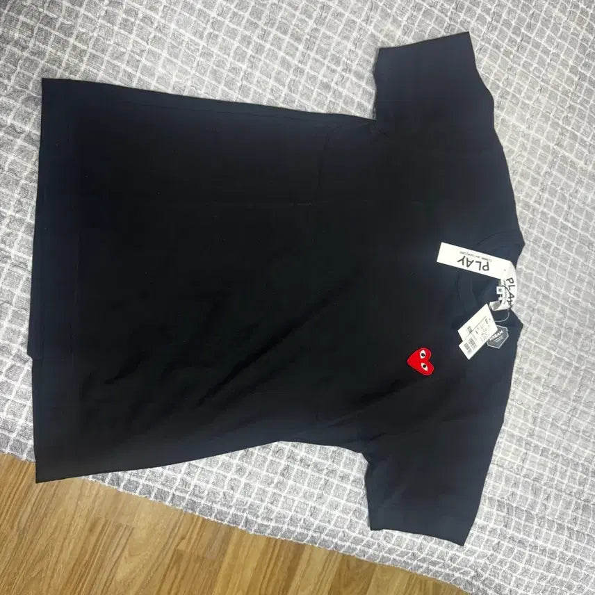 [SOLD OUT] 꼼데가르송 반팔 티셔츠 M사이즈 판매합니다. (미사용)