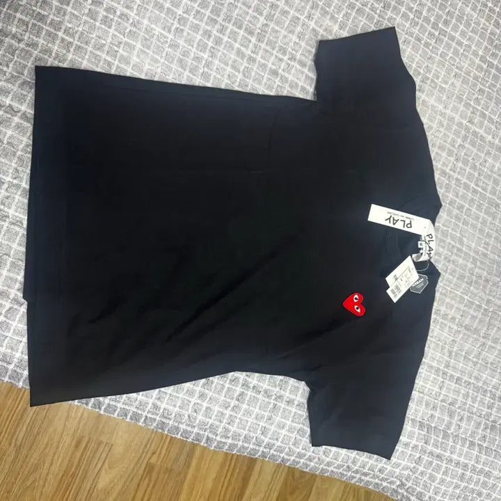 [SOLD OUT] 꼼데가르송 반팔 티셔츠 M사이즈 판매합니다. (미사용)