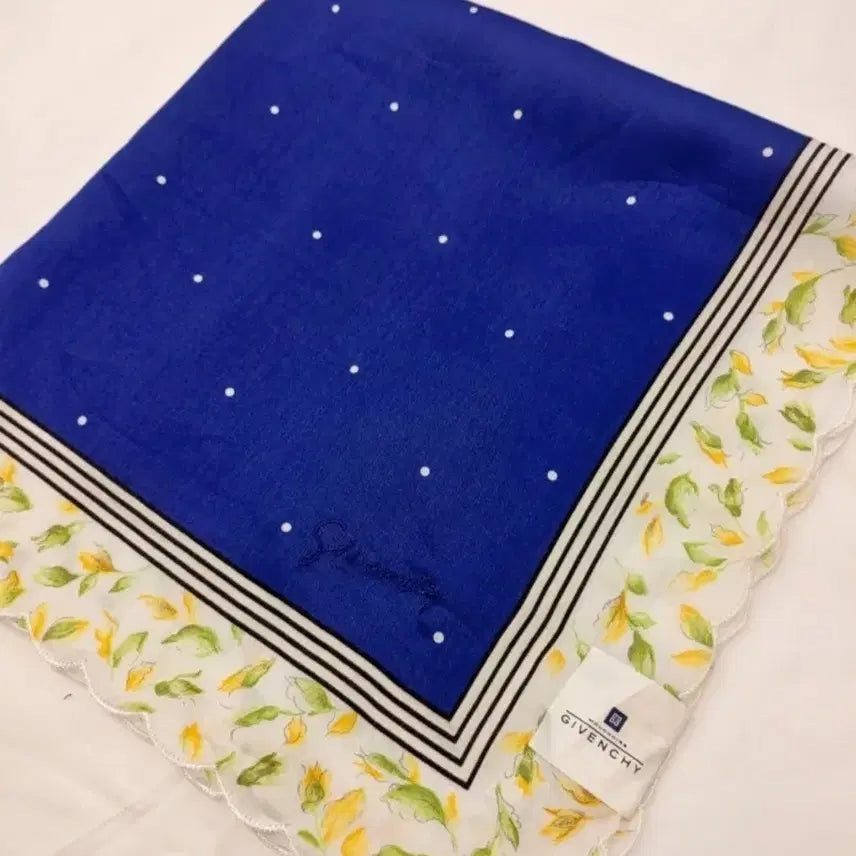 [BUNJANG] Givenchy Blue Dot Flower Handkerchief / 지방시 블루 도트 플라워손수건(새상품)