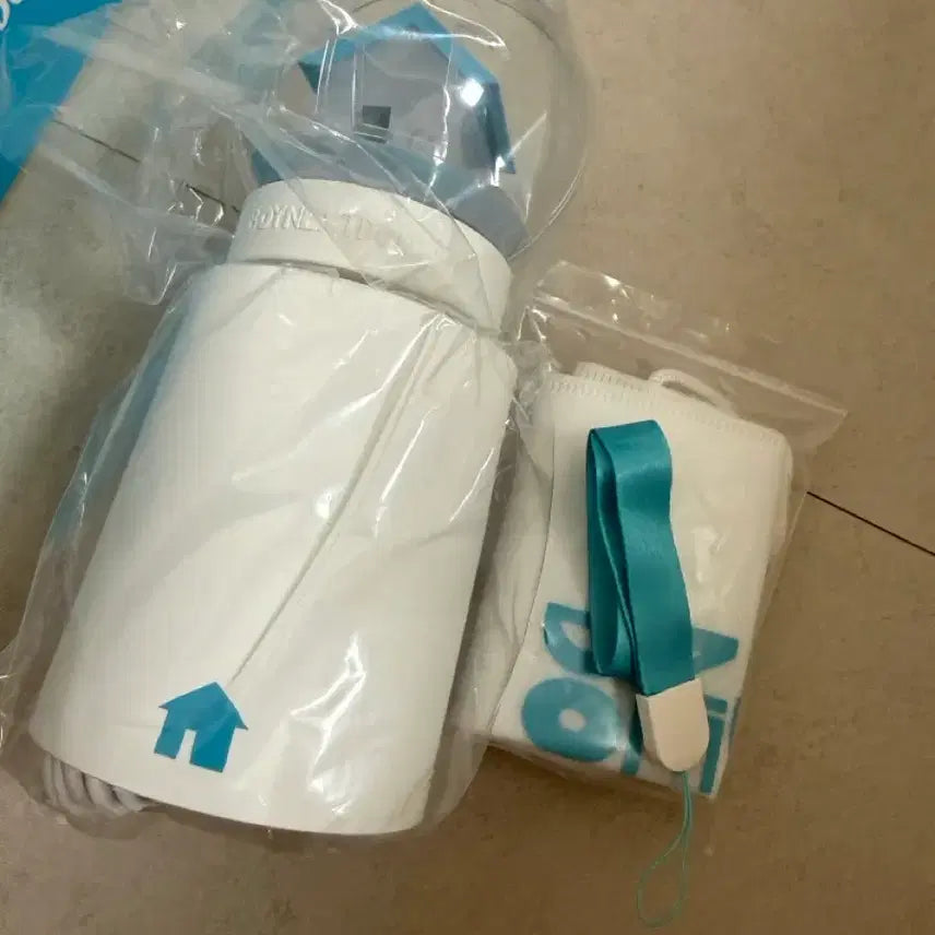 [BUNJANG] BOYNEXTDOOR Official Lightstick (WONDERSICK) / 보넥도 응원봉 (원더스틱)