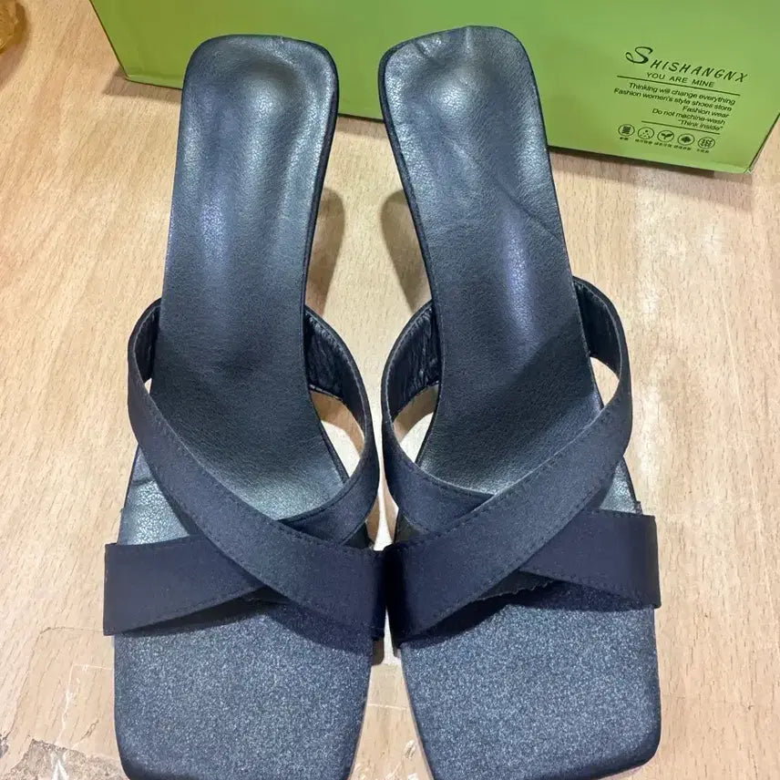 [BUNJANG] Black Strap Heeled Sandals (240) / 스트랩 샌들 힐