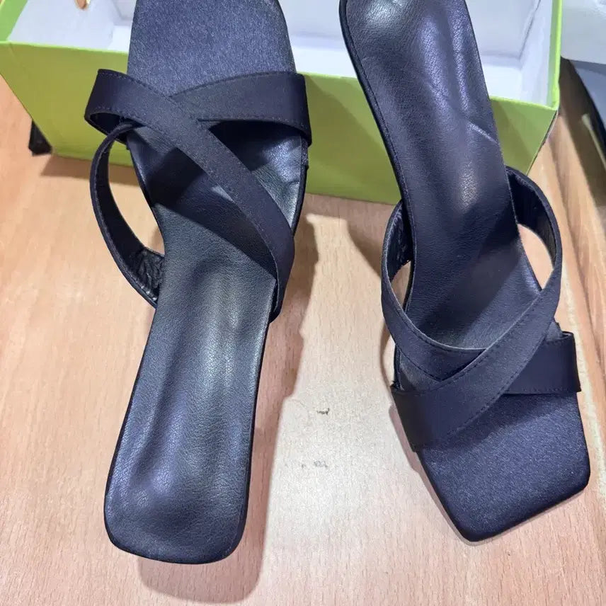 [BUNJANG] Black Strap Heeled Sandals (240) / 스트랩 샌들 힐