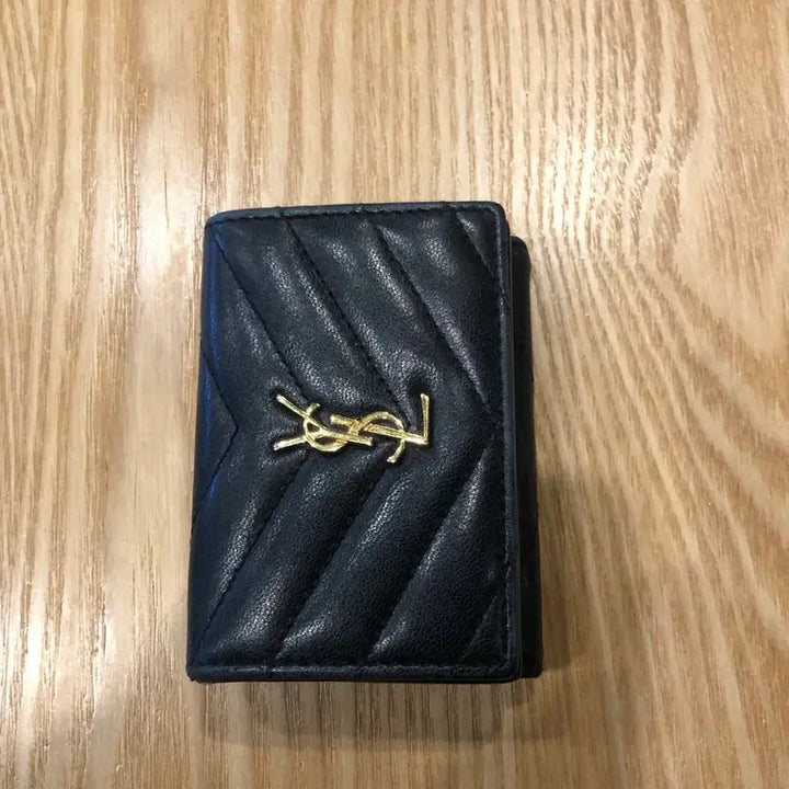 [BUNJANG] Saint Laurent Quilted Bi-fold Wallet / 입생로랑 중지갑
