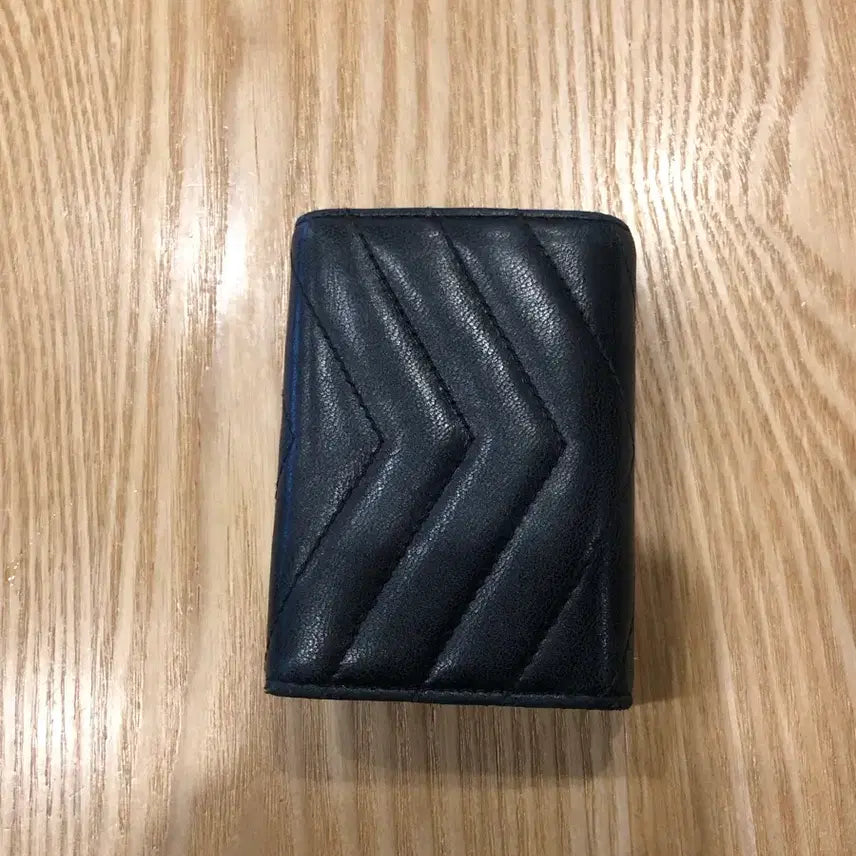 [BUNJANG] Saint Laurent Quilted Bi-fold Wallet / 입생로랑 중지갑