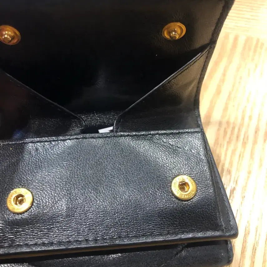 [BUNJANG] Saint Laurent Quilted Bi-fold Wallet / 입생로랑 중지갑
