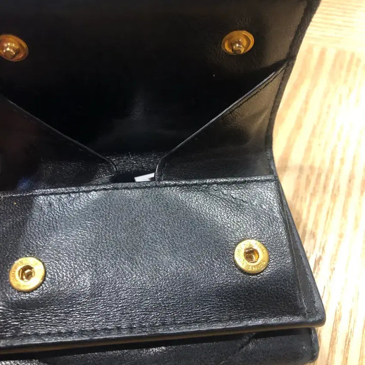 [BUNJANG] Saint Laurent Quilted Bi-fold Wallet / 입생로랑 중지갑