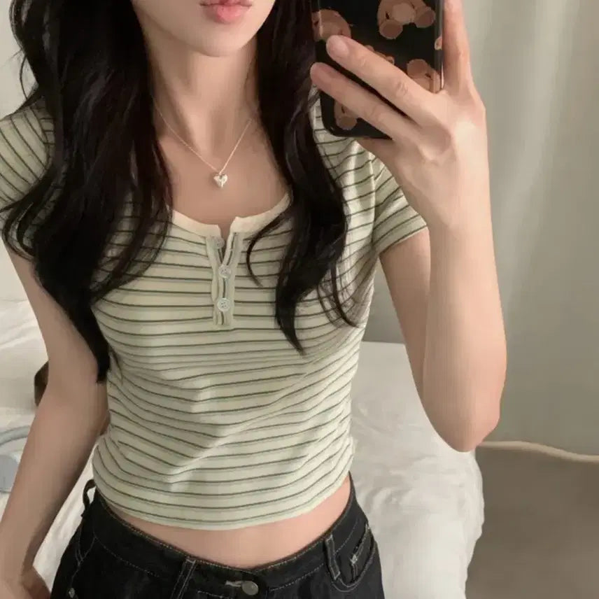 [BUNJANG] Avely Candy Button Stripe Short Sleeve T-Shirt / 에이블리 캔디 버튼 스트라이프 반팔티