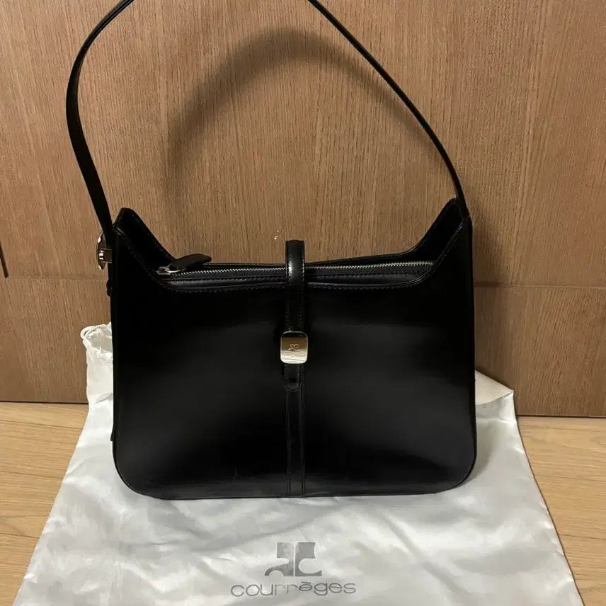 [BUNJANG] Courreges Black Leather Shoulder Bag / COURREGES 꾸레쥬 레더 블랙 숄더백