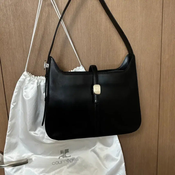 [BUNJANG] Courreges Black Leather Shoulder Bag / COURREGES 꾸레쥬 레더 블랙 숄더백