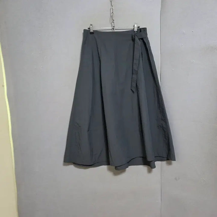 [BUNJANG] Windbreaker Material Long Skirt Size 77 / 바람막이스타일소재 롱스커트 77  n5414   미착용제품