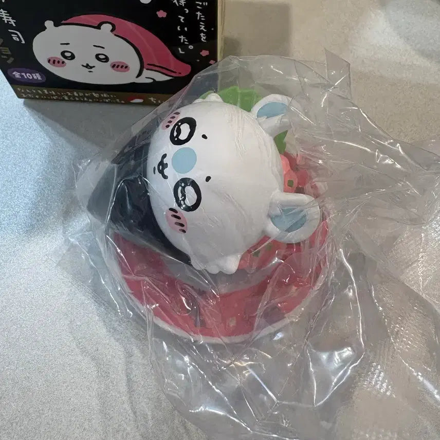 [BUNJANG] Chiikawa Momonga Sushi Figure / 치이카와 모몽가 스시 피규어