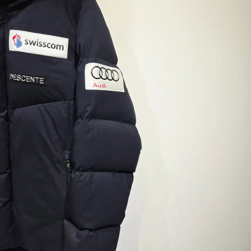 [SOLD OUT] 데상트 스위스 스키팀 레플리카 라쿤퍼 덕다운 패딩