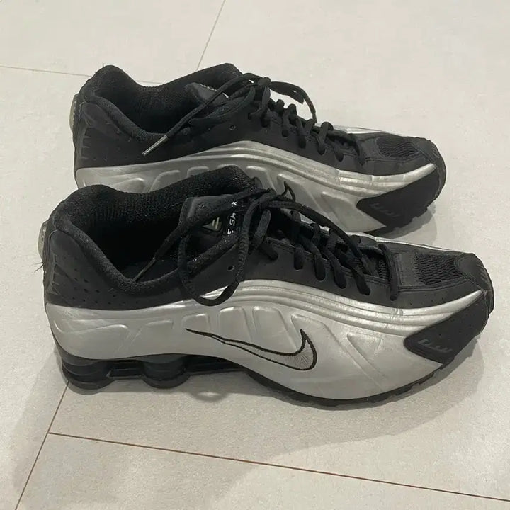 [BUNJANG] Nike Shox R4 Black Metallic Silver / 나이키 샥스 R4 블랙 메탈릭 실버
