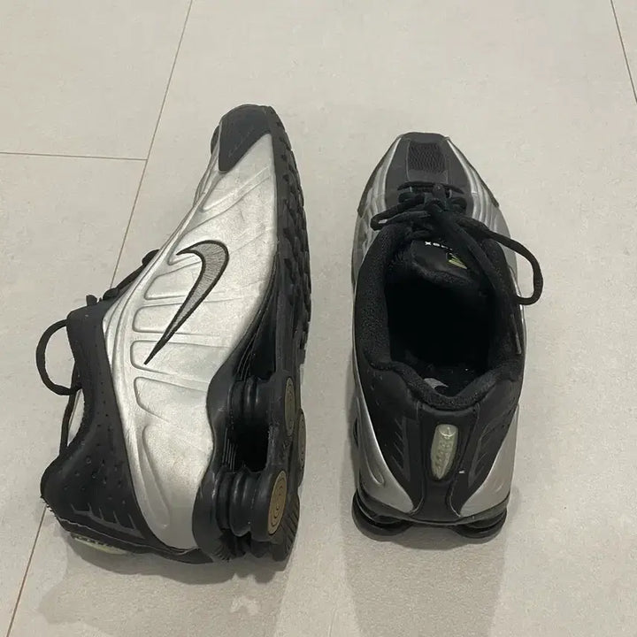 [BUNJANG] Nike Shox R4 Black Metallic Silver / 나이키 샥스 R4 블랙 메탈릭 실버