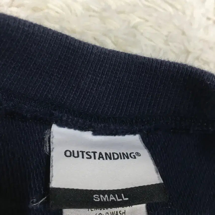[BUNJANG] Outstanding Big Logo Sweatshirt EE04 / 아웃스탠딩 빅로고 맨투맨 만원샵 EE04