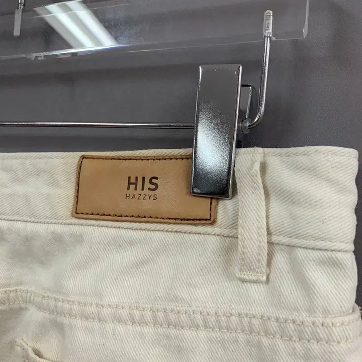[BUNJANG] HAZZYS Straight Fit Cream Denim Pants / L HIS 헤지스 스트레이트핏 크림 데님팬츠 청바지
