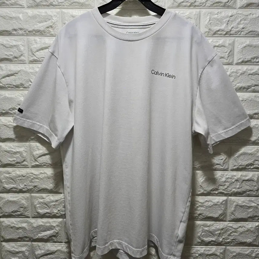 [BUNJANG] Calvin Klein Small Logo T-Shirt White XL (105) / 캘빈클라인 스몰로고 반팔티 105