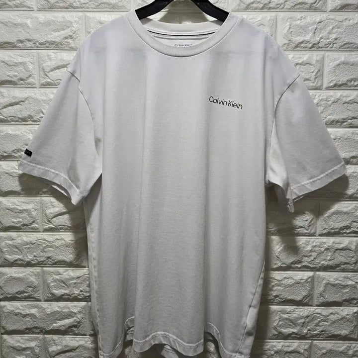 [BUNJANG] Calvin Klein Small Logo T-Shirt White XL (105) / 캘빈클라인 스몰로고 반팔티 105