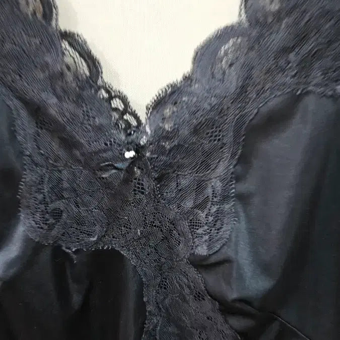 [BUNJANG] Black Lace Trimmed Silk Camisole Top - Size 90 / 슬립 상90