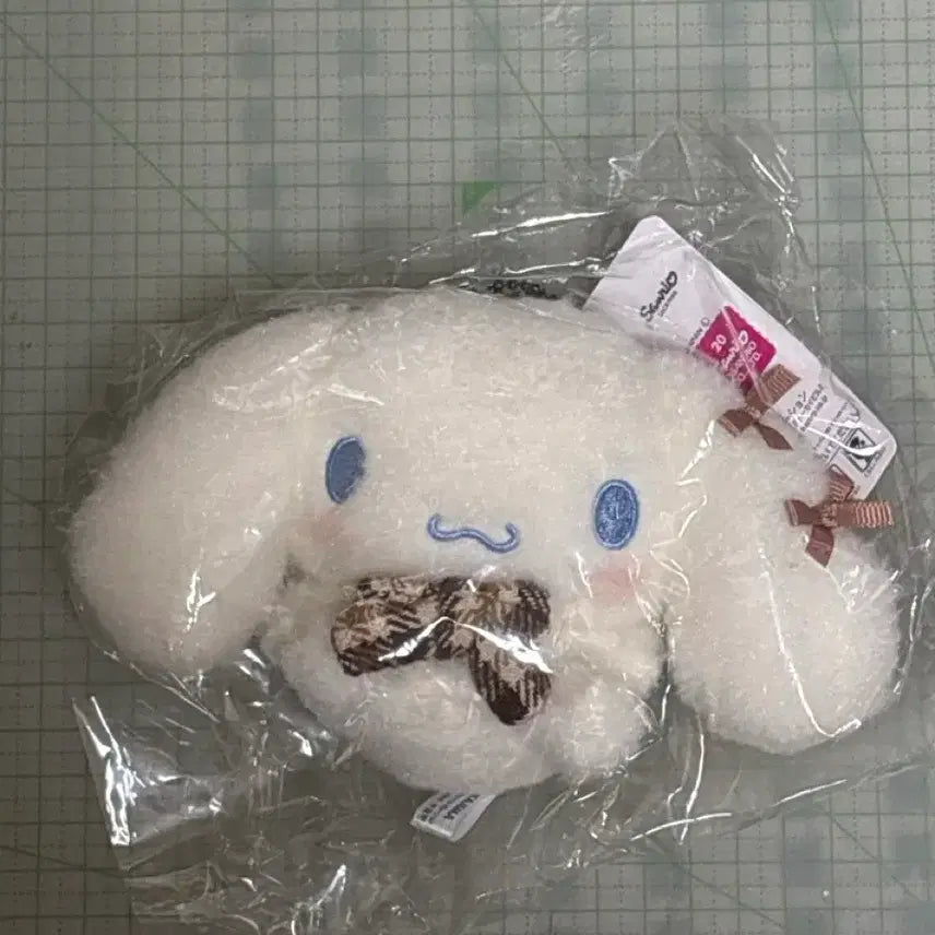 [BUNJANG] Sanrio Nakajima Howa &amp; Mocha Check Cinnamoroll Mascot Doll Keychain / 산리오 나카지마 호와 모카 체크 시나모롤 마스코트 인형 키링