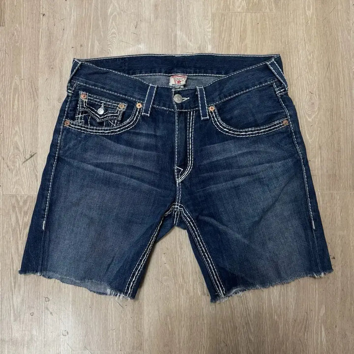 [BUNJANG] True Religion USA Big Stitch Denim Shorts (Size 34) / 트루릴리전 USA 빅스티치 데님 반바지 청반바지 34
