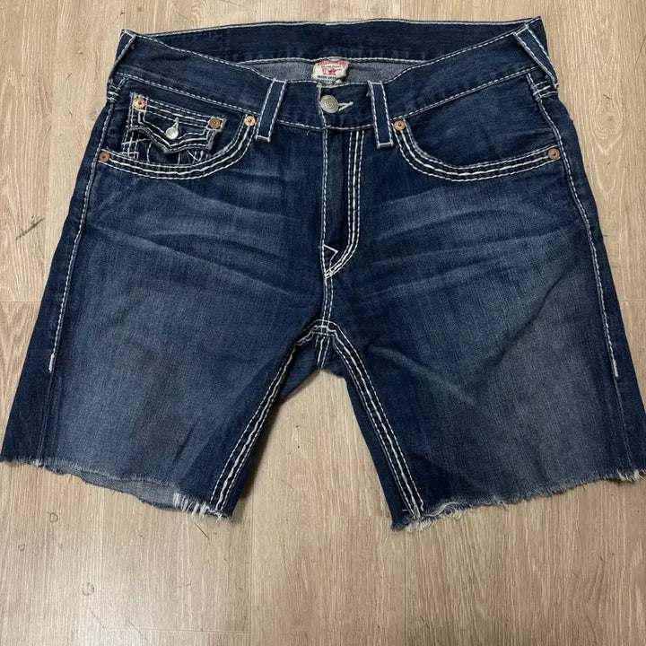[BUNJANG] True Religion USA Big Stitch Denim Shorts (Size 34) / 트루릴리전 USA 빅스티치 데님 반바지 청반바지 34