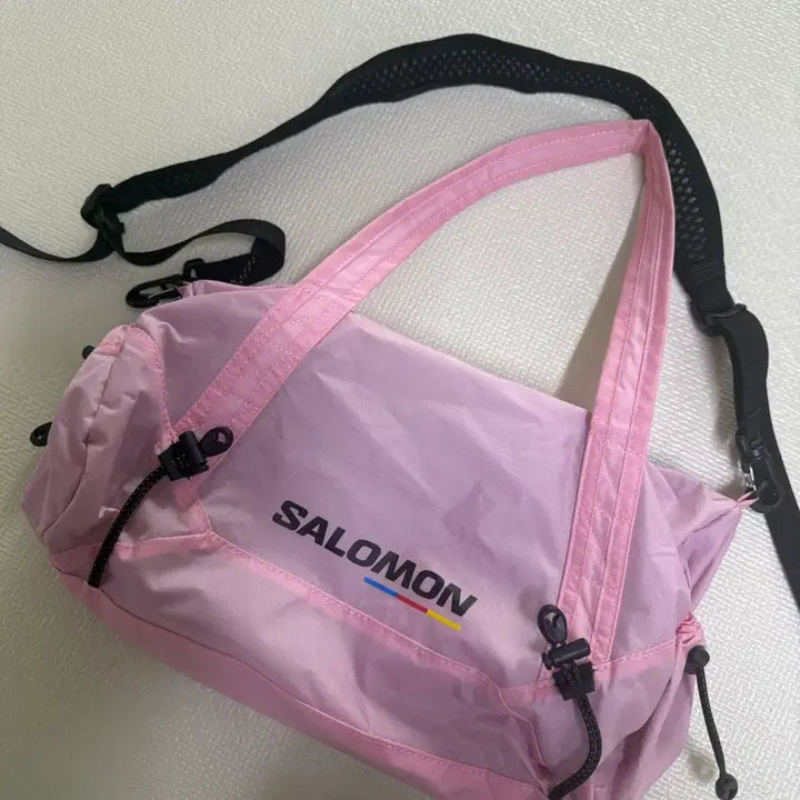 [BUNJANG] Salomon Pouch Bag Pink with Free Frankly Sleeping Lace Gym Bag / 살로몬 포쉬백 핑크 (레이스 짐백 증정)