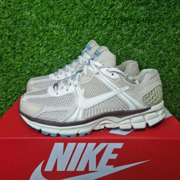 [BUNJANG] Nike Zoom Vomero 5 Sneakers (235) / 나이키 줌 보메로5 운동화 (235)