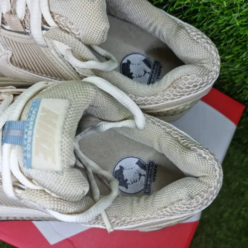 [BUNJANG] Nike Zoom Vomero 5 Sneakers (235) / 나이키 줌 보메로5 운동화 (235)