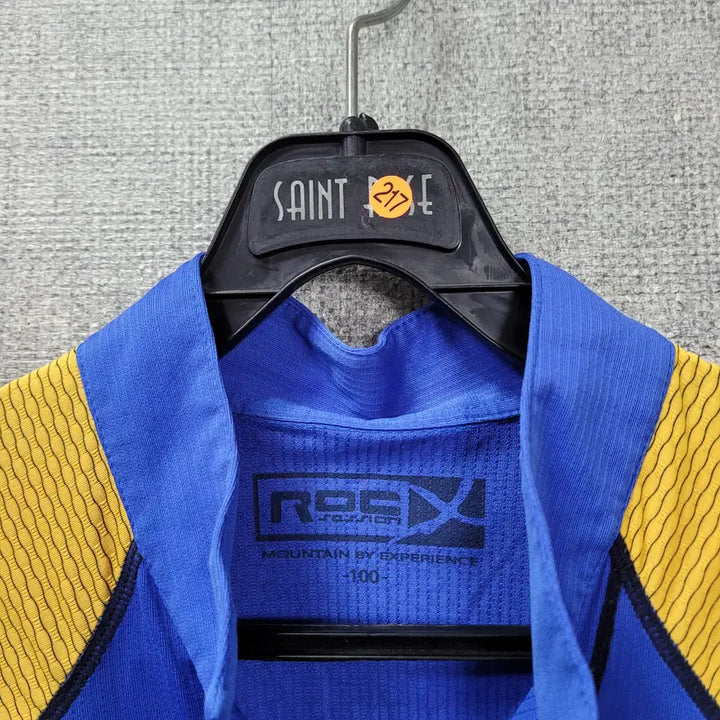 [BUNJANG] Vintage Half Zip T-shirt Size 100 / ㅈ217 반집티 100