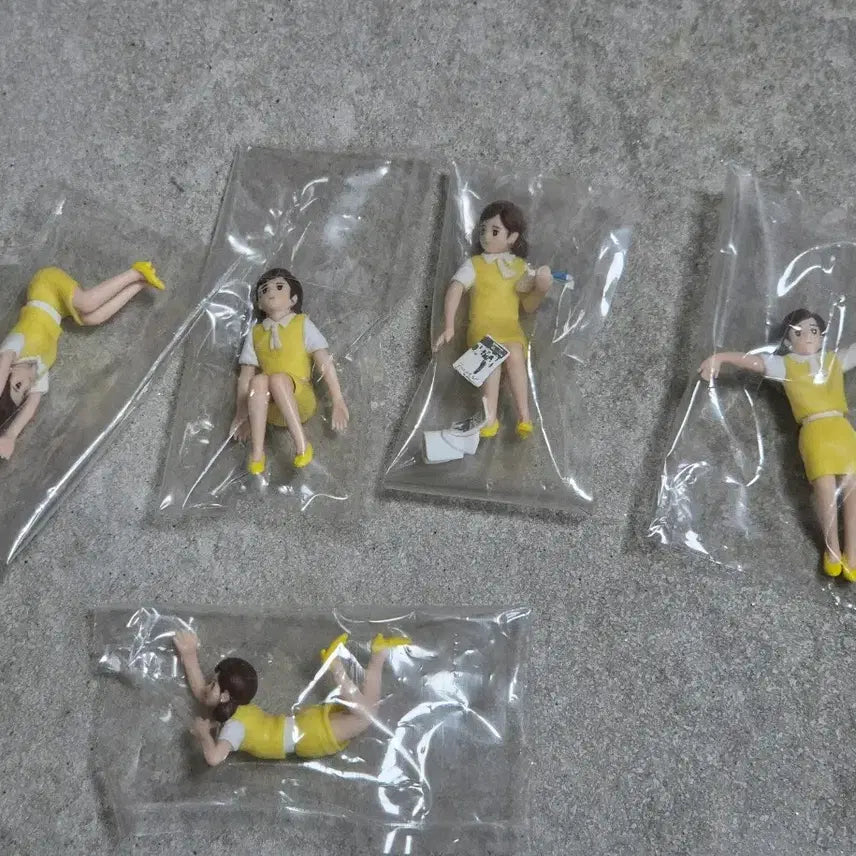 [BUNJANG] Fuchico on the Cup 3 Yellow Set (5 Types) / 컵위의 후치코3 옐로우 5종