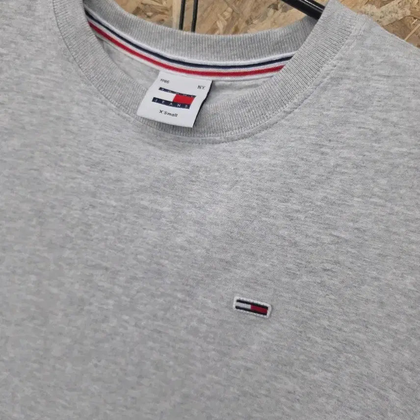 [BUNJANG] Tommy Jeans Gray Short Sleeve T-Shirt / 한섬 타미진스 그레이 반팔 티셔츠