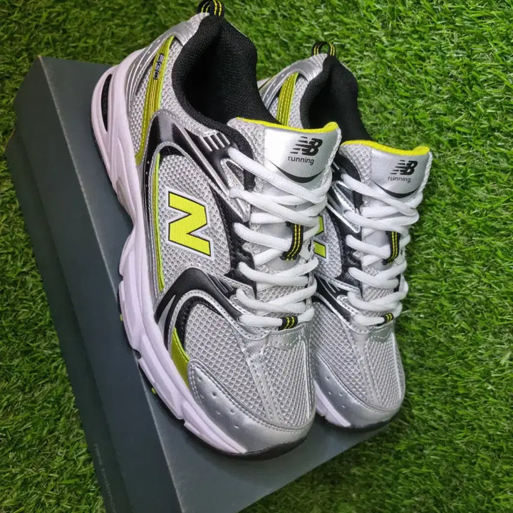 [BUNJANG] New Balance 530 Sneakers (245) / 뉴발란스 530 운동화 (245)