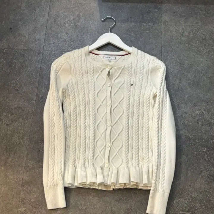 [BUNJANG] Tommy Hilfiger Ivory Cable Knit Cardigan / 타미힐피거 아이보리 케이블 가디건