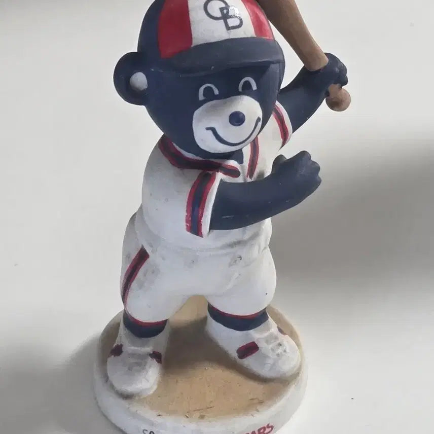[BUNJANG] 40-Year-Old OB Bears (Doosan Bears) Ceramic Figure / 40년된 OB(두산)베어스 도자기피규어