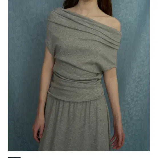 [BUNJANG] Somewhere Better Comfort Off-Shoulder Top &amp; Flare Skirt Set / 썸웨어버터 Comfort off-shoulder top / skirt